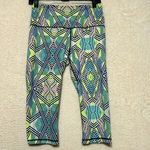 Victoria’s Secret VSX medium Capri leggings sz M